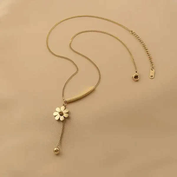WPS Photos(1) Gold Daisy Drop Necklace