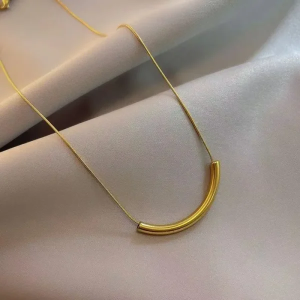 Minimal Gold Curve Necklace