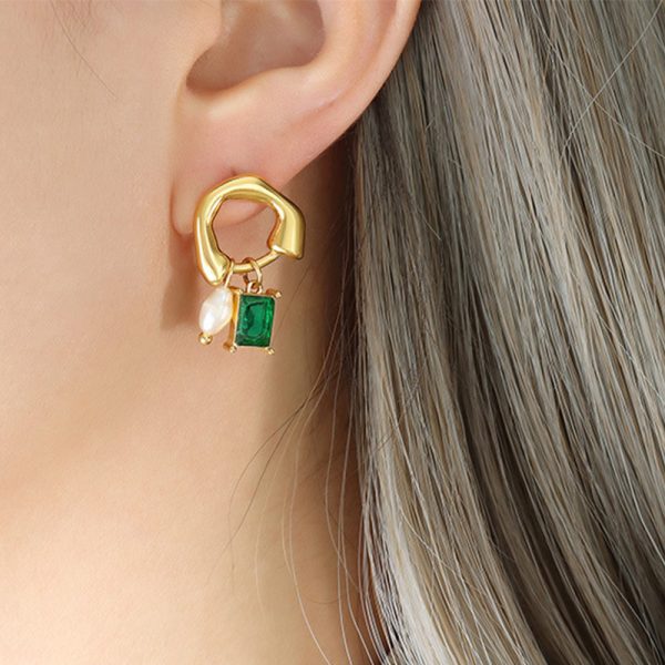 💎 Gold Pearl & Gemstone Drop Earrings